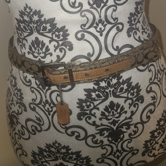 Coach Signature Leather Belt - Picture 1 of 8